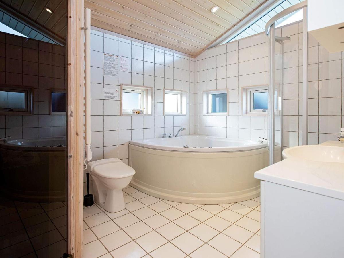 10 Person Holiday Home In Idestrup Bøtø By المظهر الخارجي الصورة